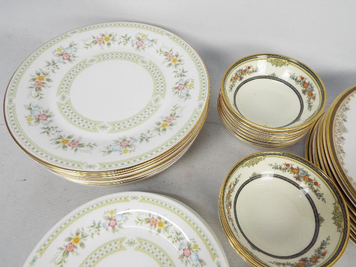 A quantity of Minton dinner wares comprising Broadlands pattern and Stanwood, - Image 3 of 7