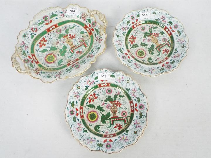 Three pieces of early 19th century Hicks & Meigh Stone China, plates 23 cm (d).