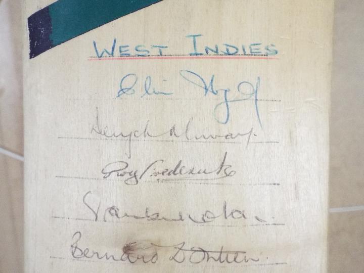 Cricket Interest - A Slazenger cricket bat bearing signatures of cricketers comprising West Indies - Image 10 of 14