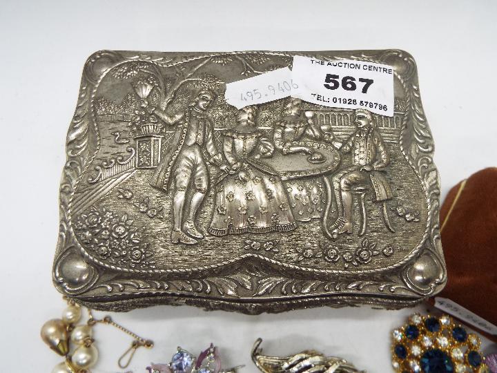 A trinket box containing a collection of brooches, - Image 5 of 5