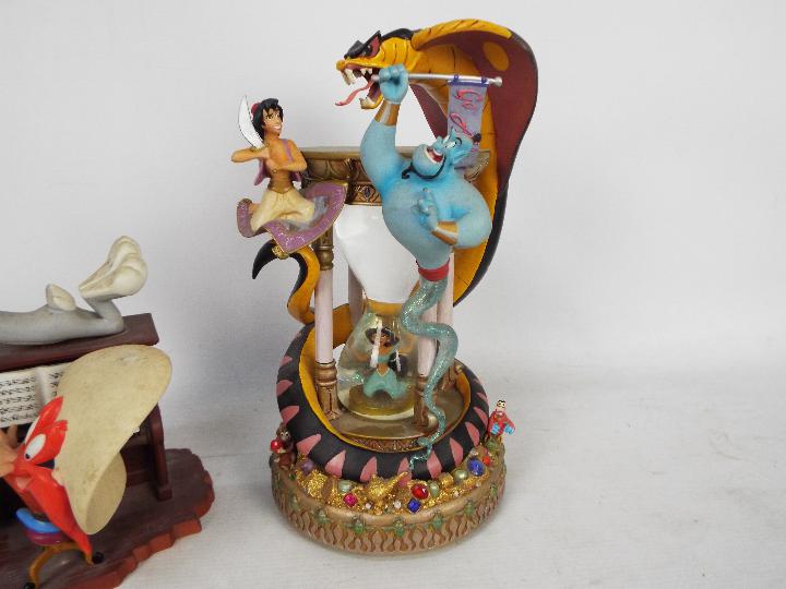 A Disney Aladdin snow globe, - Image 3 of 7