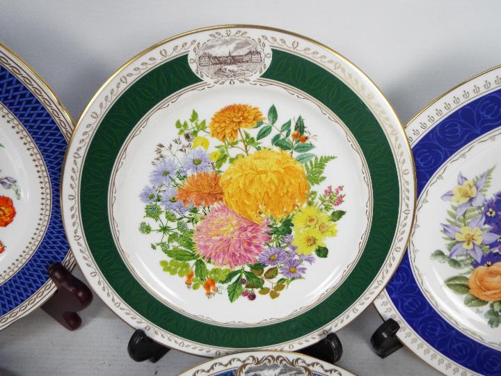 A collection of Royal Horticultural Society Chelsea Flower Show Year Plates, 1981 to 1993. - Image 3 of 6