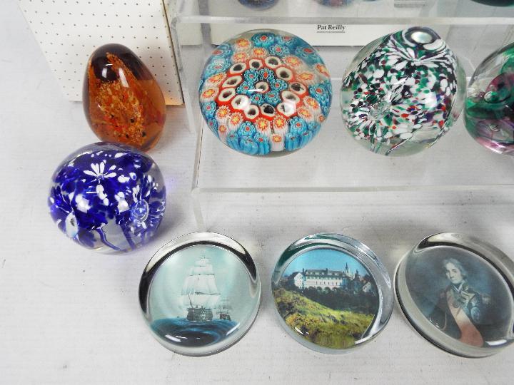 A collection of paperweights to include Avondale Glass, Caithness, - Image 3 of 8