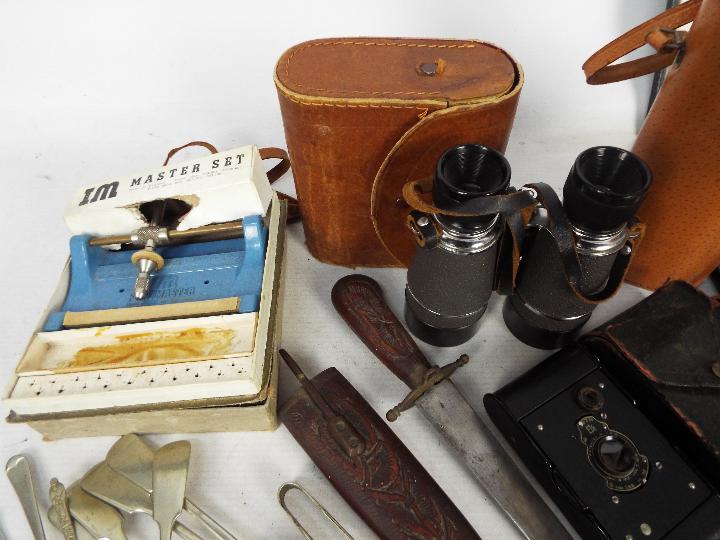 A mixed lot to include binoculars, cased - Image 3 of 6