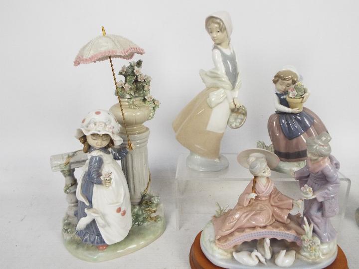 A collection of Lladro and similar figur - Image 3 of 7