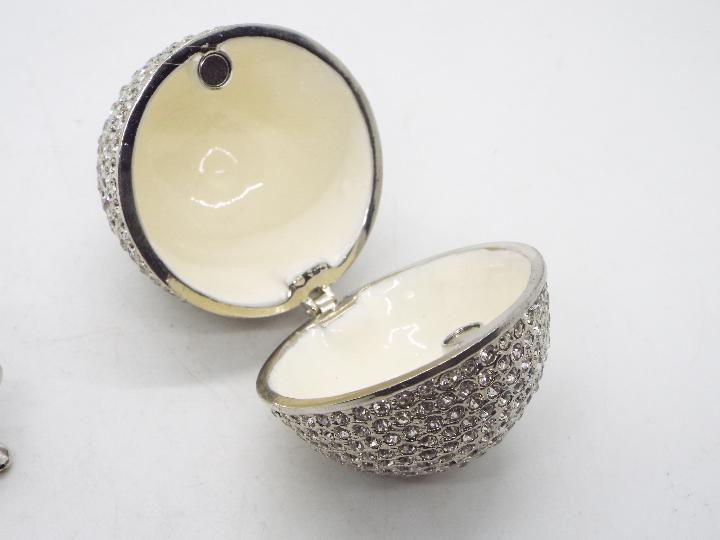 A crystal encrusted egg form trinket box - Image 4 of 4