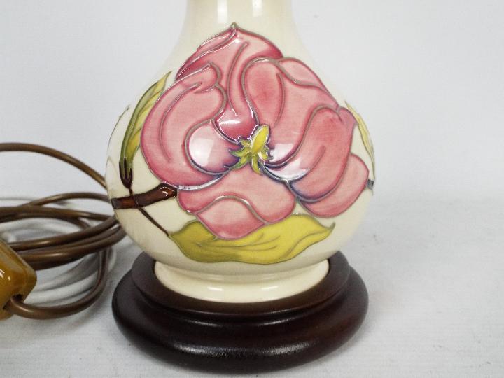 Moorcroft Pottery- a table lamp tubeline - Image 2 of 6