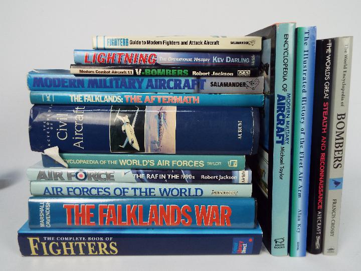 15 x military books - Lot includes a 'Wo