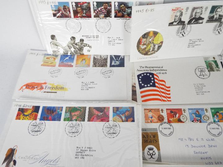 Philately - A good collection of GB First Day Covers, 1960's to 2000's. - Bild 5 aus 5
