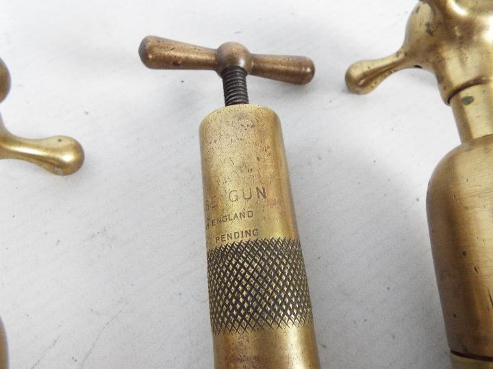 A vintage Enots brass Autoram grease gun - Image 4 of 6