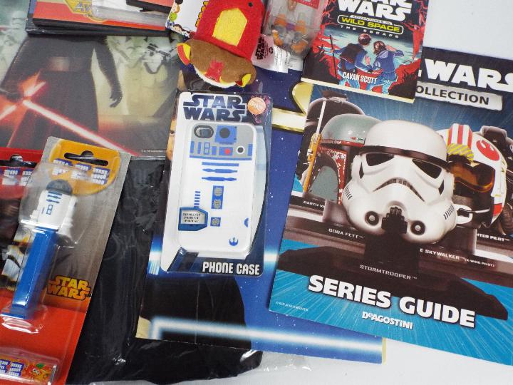 A collection of predominantly Star Wars related items to include phone and ipad cases, - Image 4 of 7