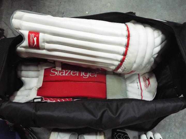 A quantity of cricket equipment to inclu - Image 4 of 5