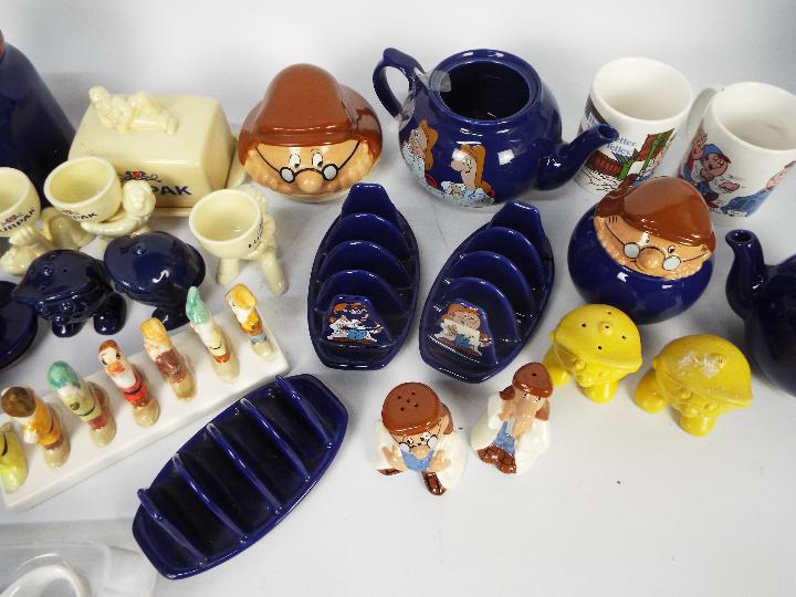 Various promotional ceramics to include Lurpak, Tetley, Clover Snow White toast rack and similar. - Image 3 of 5