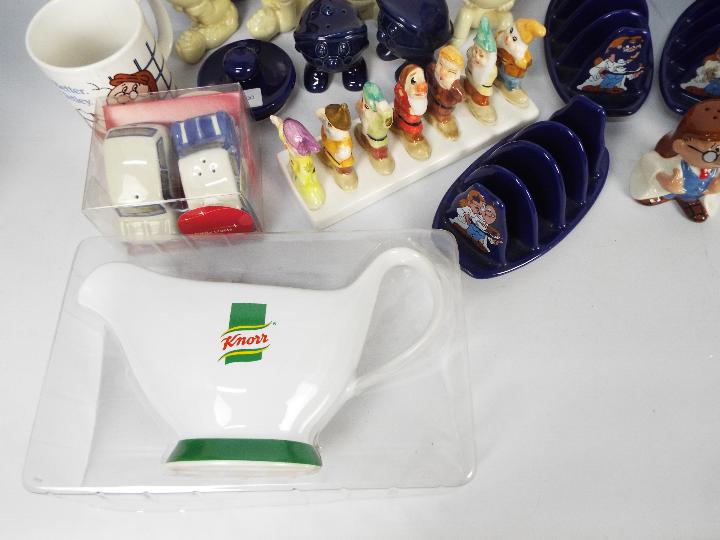 Various promotional ceramics to include Lurpak, Tetley, Clover Snow White toast rack and similar. - Image 5 of 5