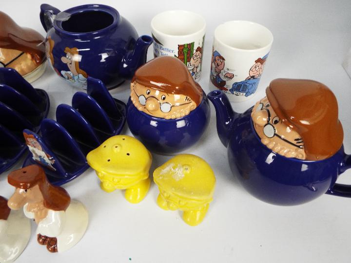 Various promotional ceramics to include Lurpak, Tetley, Clover Snow White toast rack and similar. - Image 4 of 5