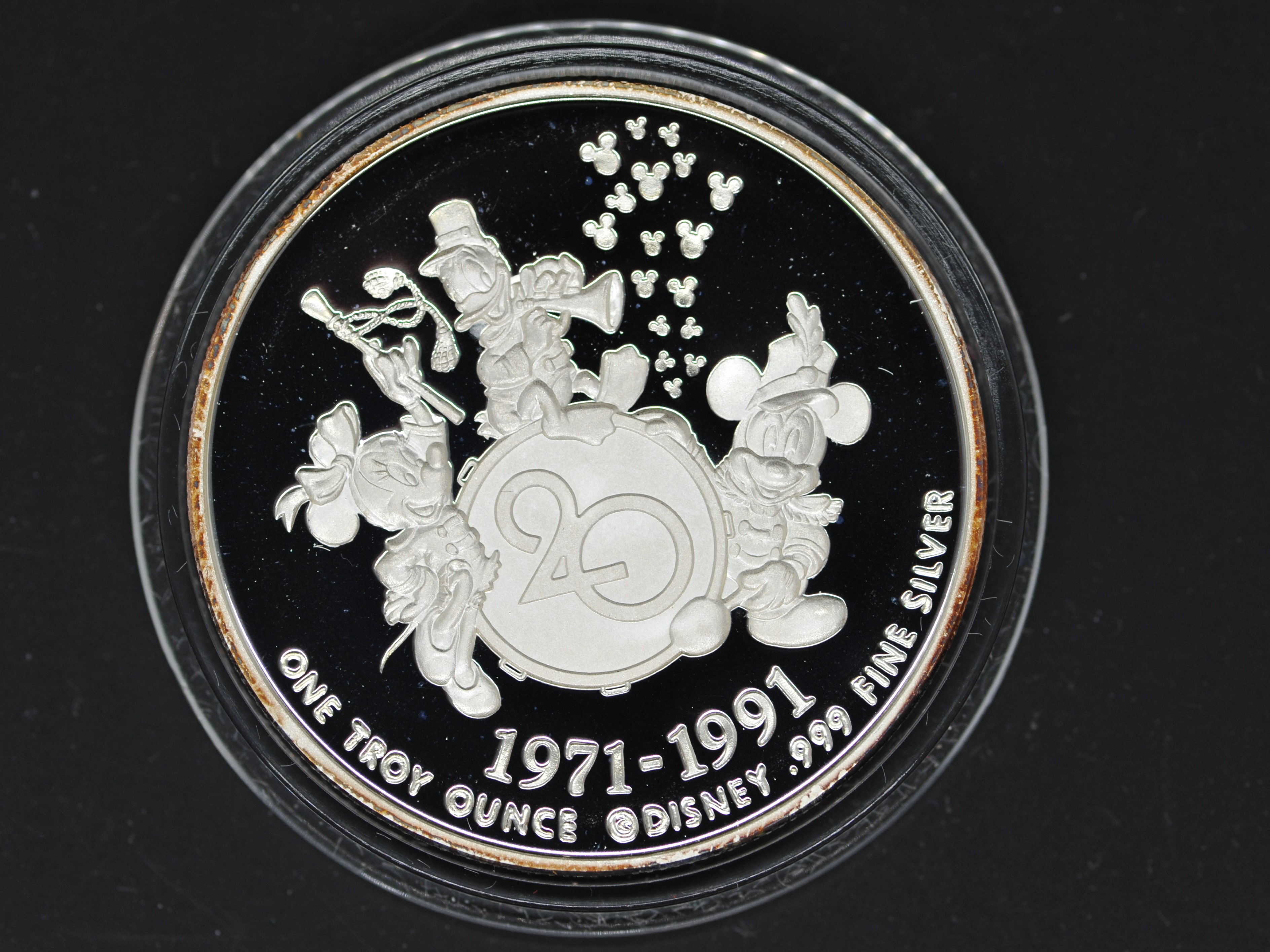 Silver - 20 years of Walt Disney World- A 1 troy oz (31.1 grams) fine grade . - Image 2 of 2