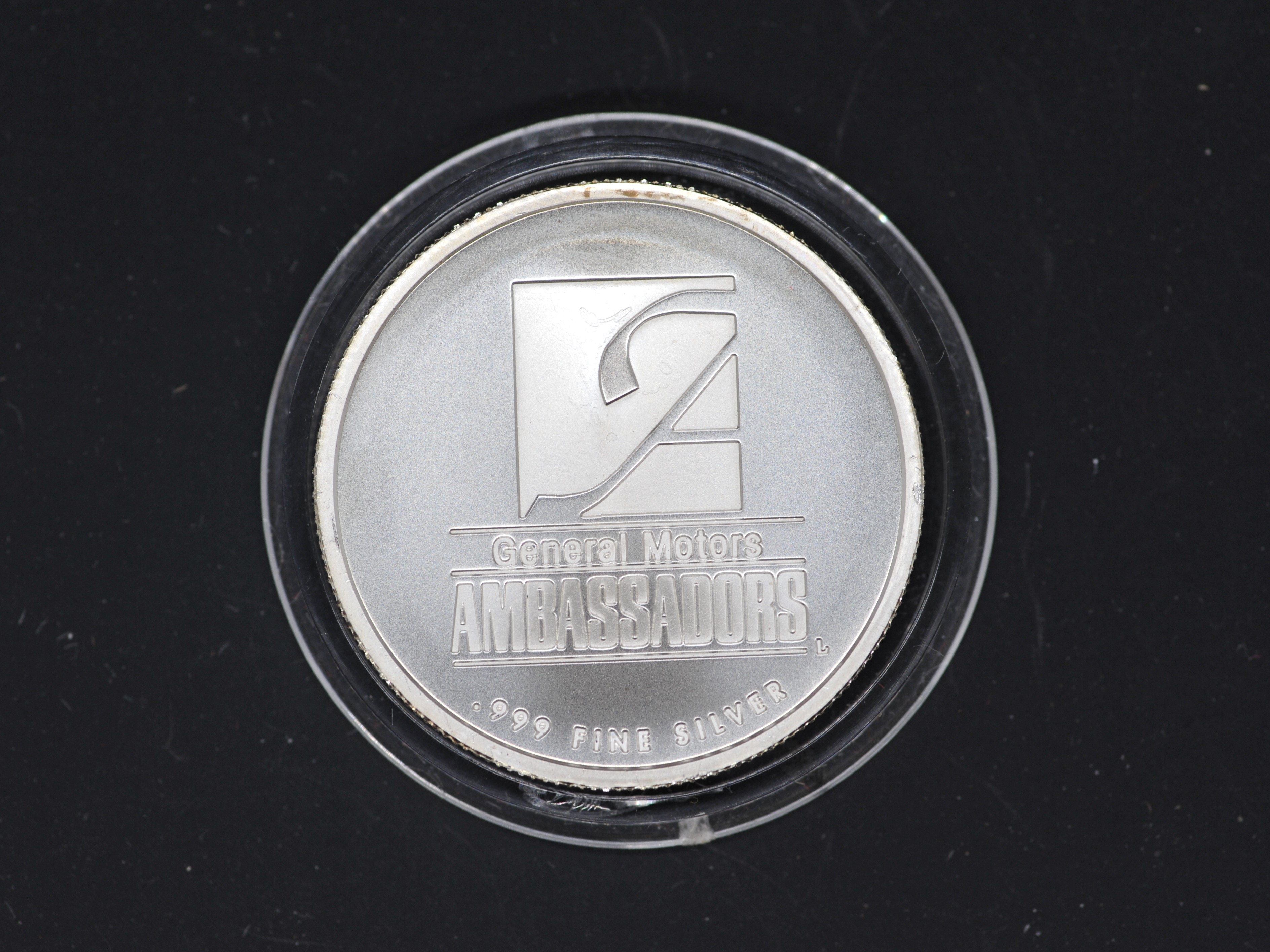 Silver - General motors Ammbasadors - A 1/2 troy oz (16 grams) fine grade . - Image 2 of 2