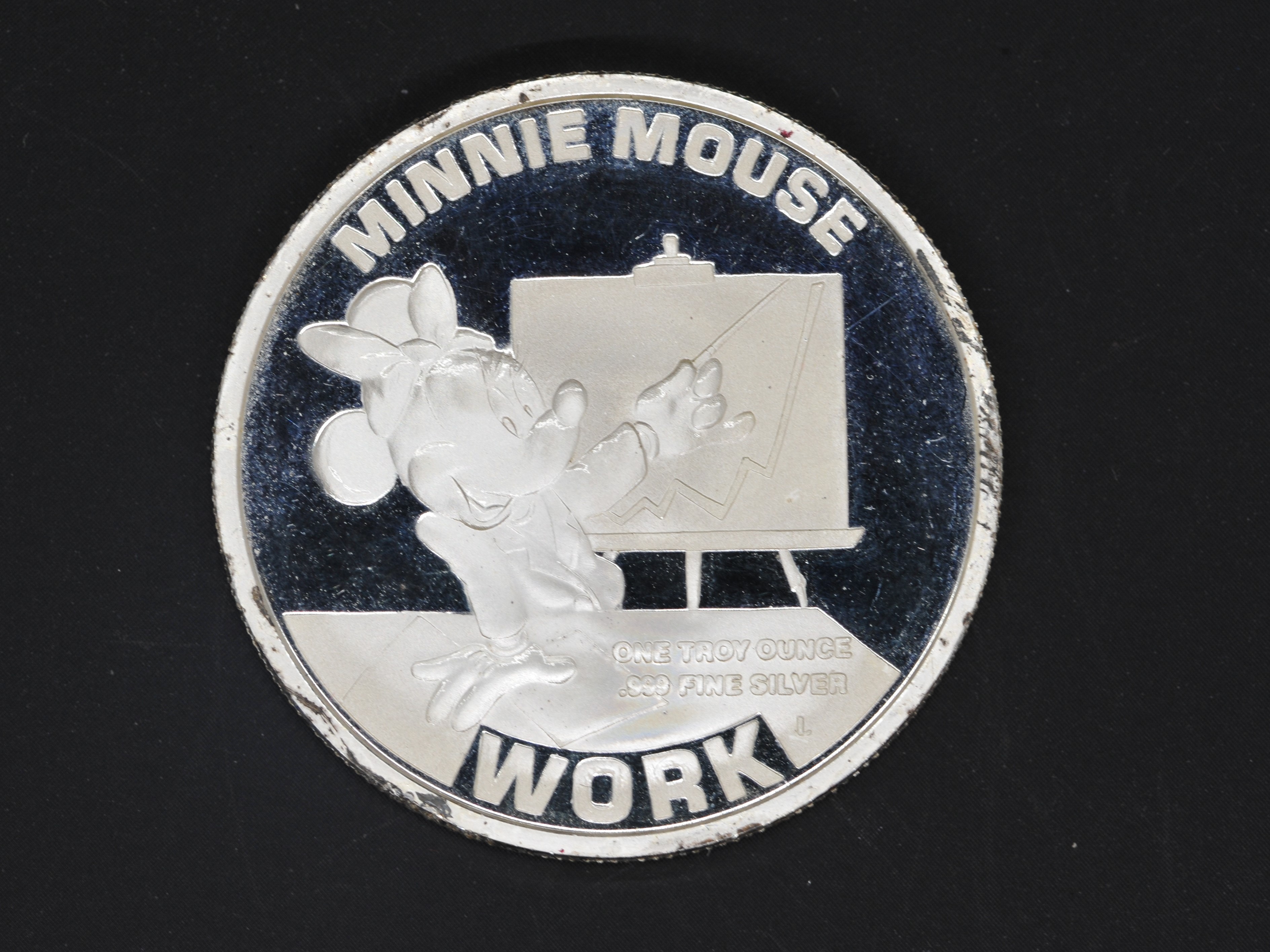 Silver - Minnie Mouse Golf - A 1 troy oz (31.1 grams) fine grade . - Image 2 of 2