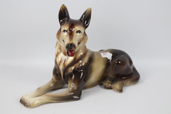 A large Delcroft Ware German Shepherd approximately 29 cm (h)