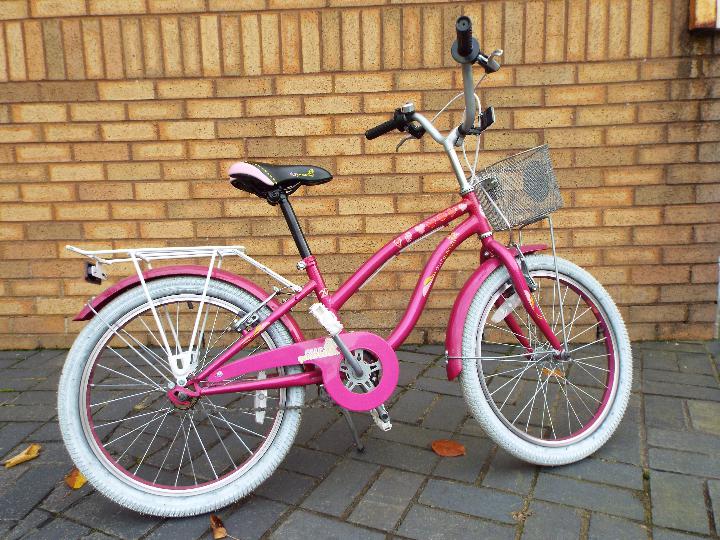 A pink girl's bike with 20" wheels. - Image 5 of 5