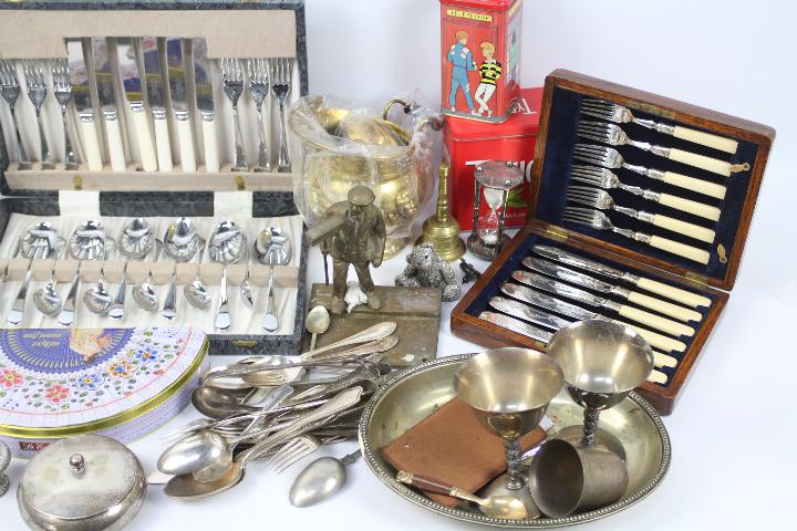Lot to include flatware, part cased, pew - Image 3 of 4