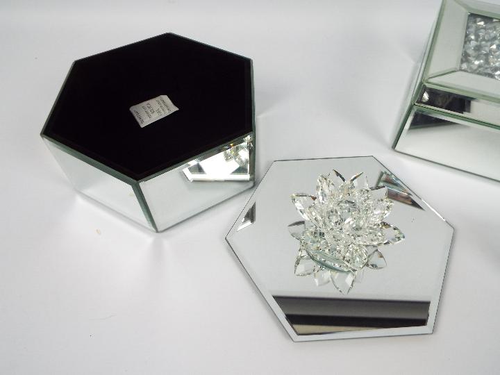 Two mirrored jewellery boxes. [2] - Image 3 of 3