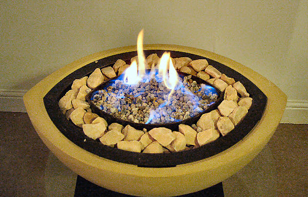 CVO Fires - A small oval bio ethanol fire bowl by CVO Fires, approximately 20 cm (h) and 49 cm (w). - Image 4 of 4