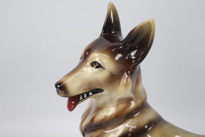 A large Delcroft Ware German Shepherd approximately 29 cm (h) - Image 3 of 4