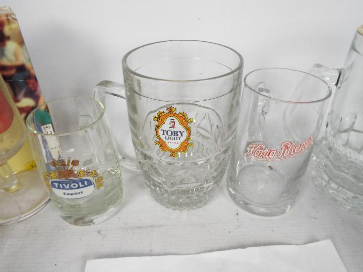 A large collection of predominantly branded drinking glasses, three boxes. - Image 3 of 5