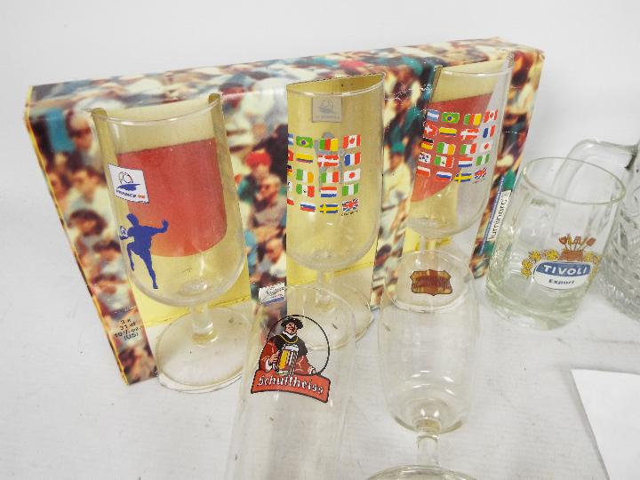 A large collection of predominantly branded drinking glasses, three boxes. - Image 5 of 5