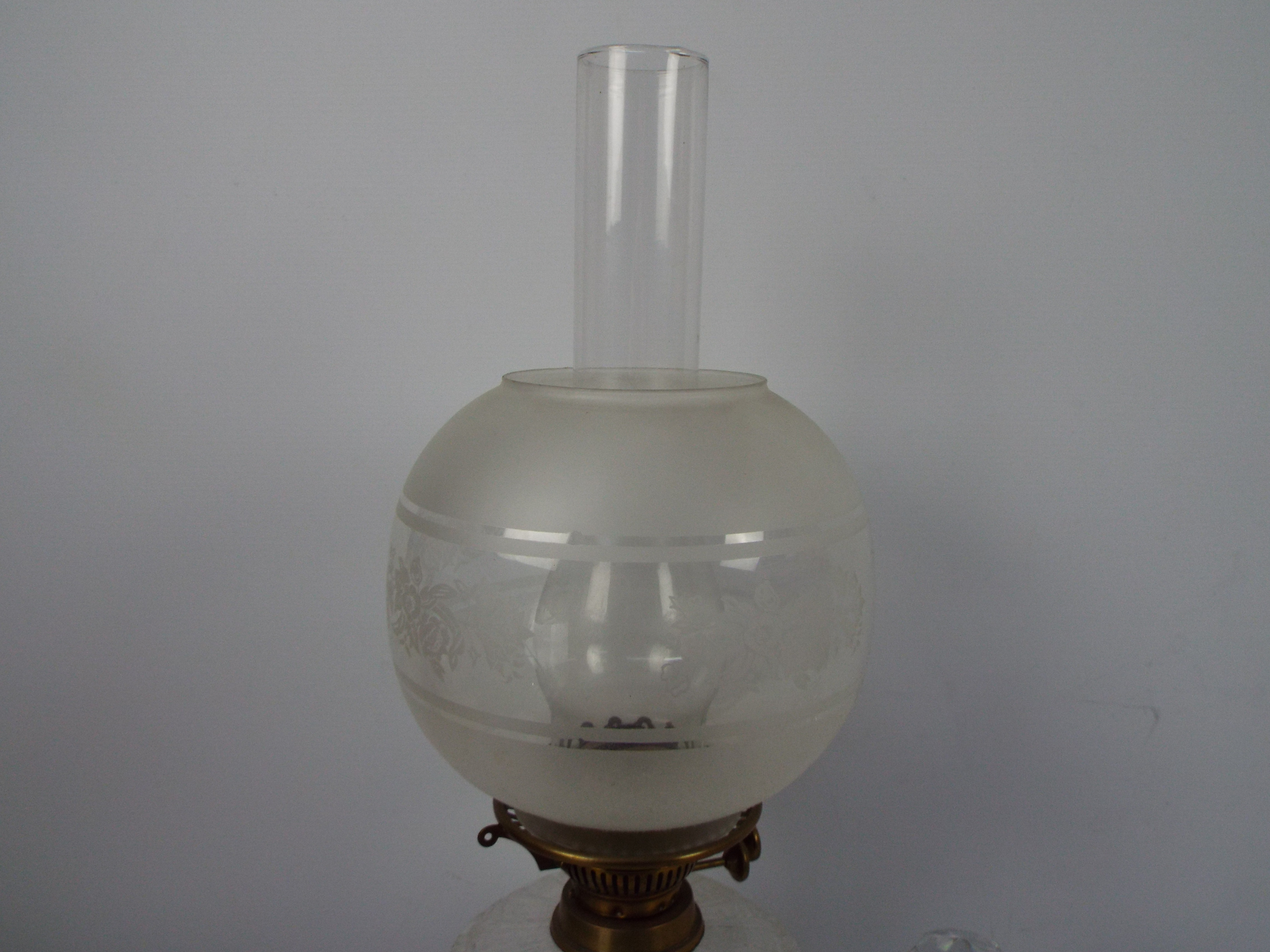 Lot to include a vintage oil lamp and a quantity of glassware including decanters. - Image 5 of 5