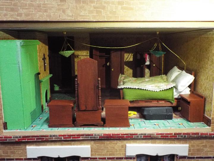 Dolls House - An Edwardian style dolls house shop 'Jennywren's Dolls House Shop'. - Image 6 of 9