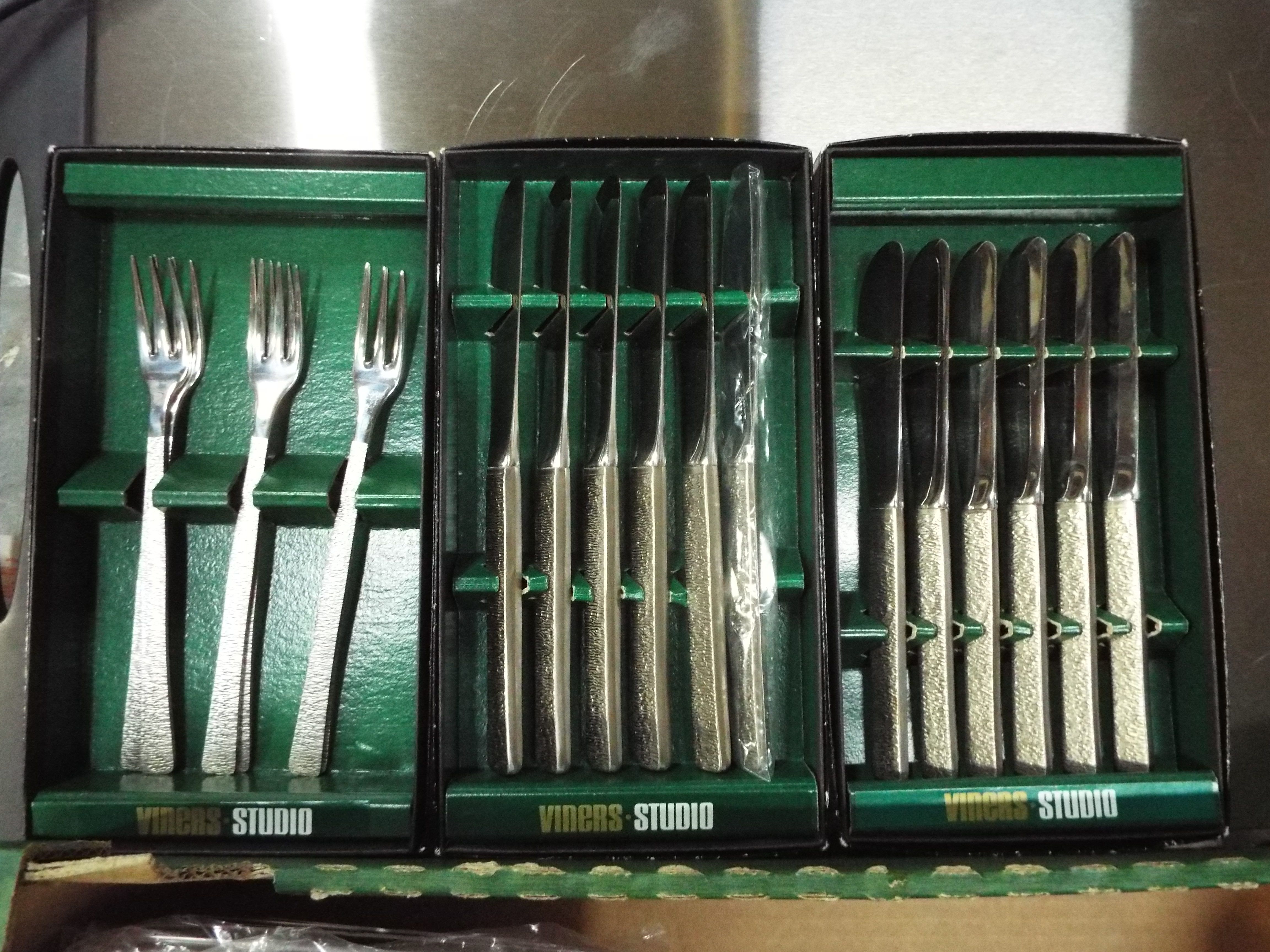 Two table top food warmers, boxed Viners flatware, - Image 6 of 6