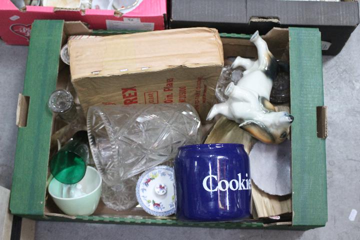 Mixed ceramics and glassware, three boxes. - Image 4 of 4