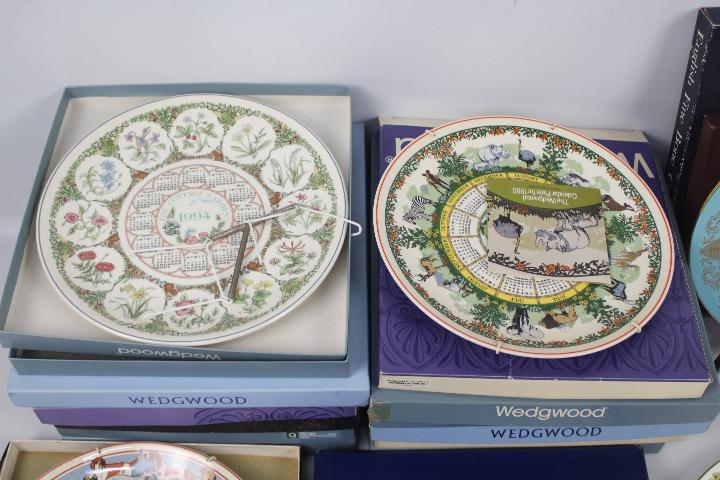 A collection of boxed Wedgwood calendar plates, commemorative plates and similar. - Image 3 of 5