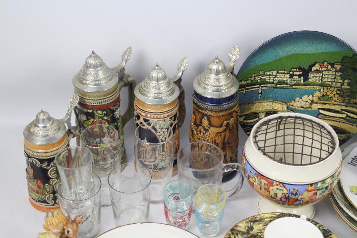 Mixed ceramics, collectables, glassware and similar. - Image 2 of 5