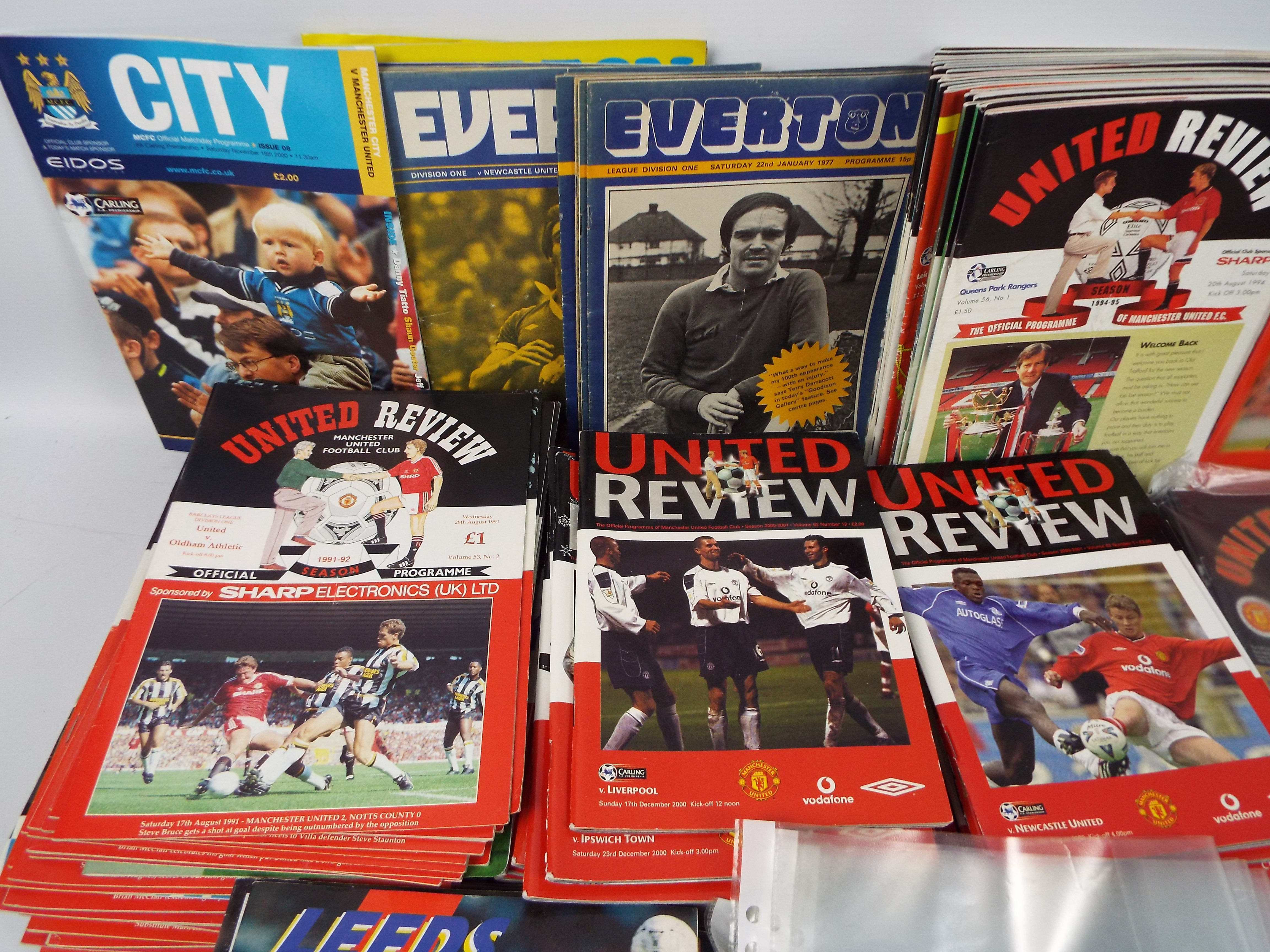 A collection of football programmes, Manchester United and Everton, 1970's and later. - Image 3 of 5