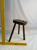 A vintage milking stool, approximately 35 cm (h) NOTE: ITEM IS LOCATED IN THE L34 POSTCODE AREA.