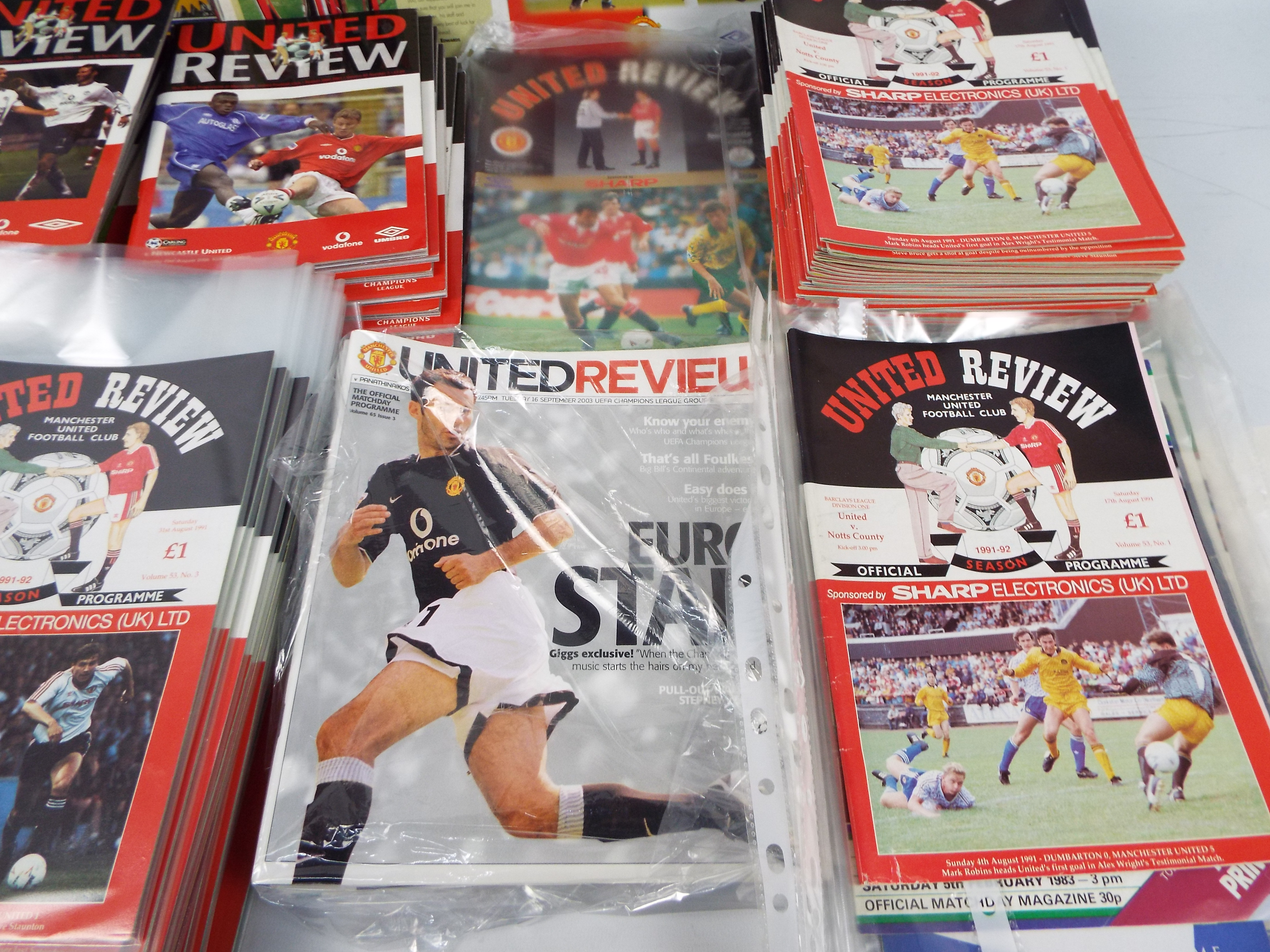 A collection of football programmes, Manchester United and Everton, 1970's and later. - Image 4 of 5