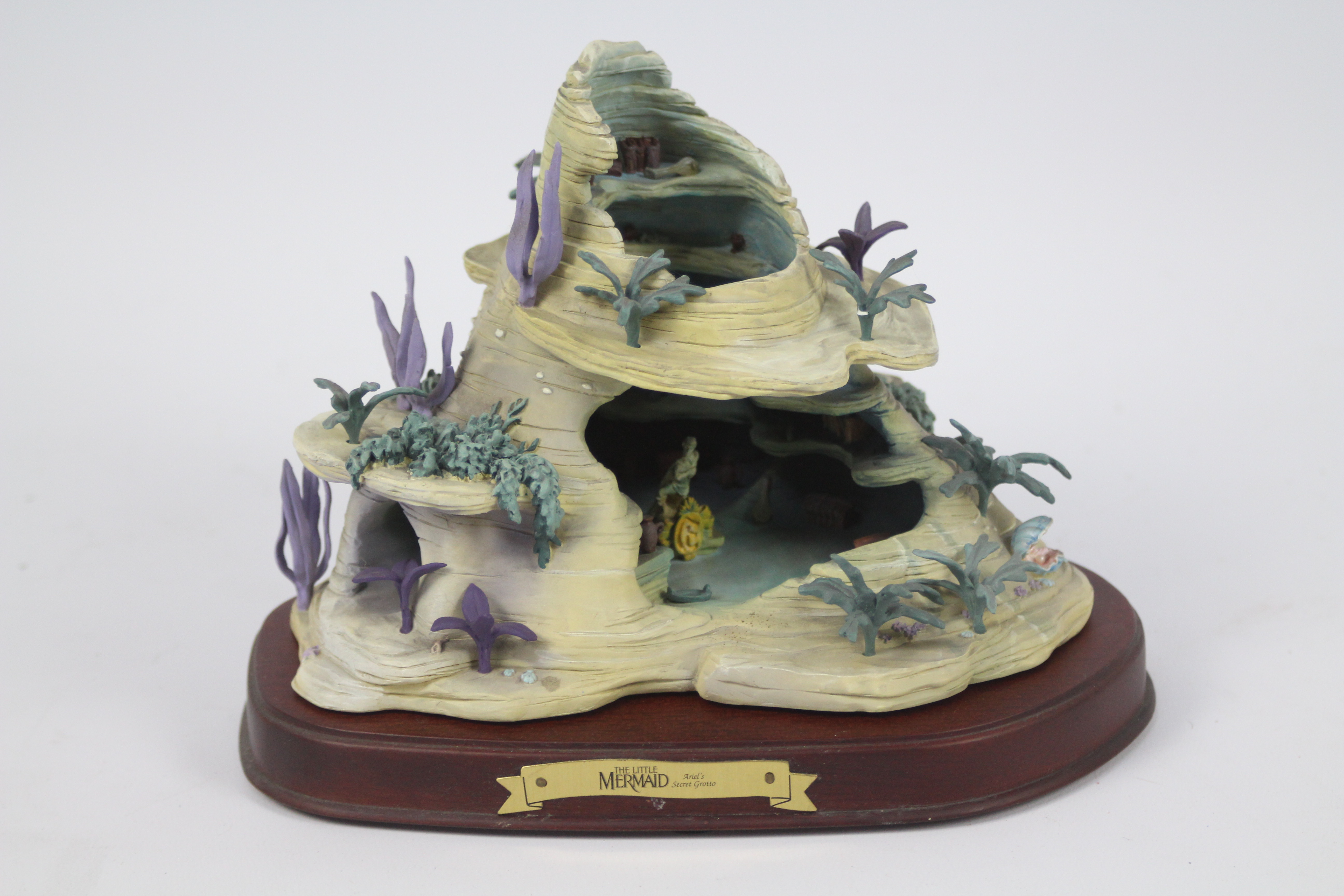 Walt Disney - A boxed Classics Collection model from the Enchanted Places series depicting Ariel's - Image 2 of 5