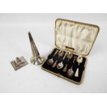 A cased set of George V silver coffee spoons,