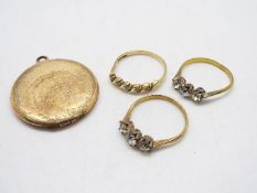 A 9ct gold ring set with five clear stones, approximately size P (shank misshapen), 1.