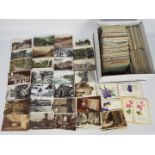 Deltiology - In excess of 800 largely earlier period cards with some foreign and subjects to