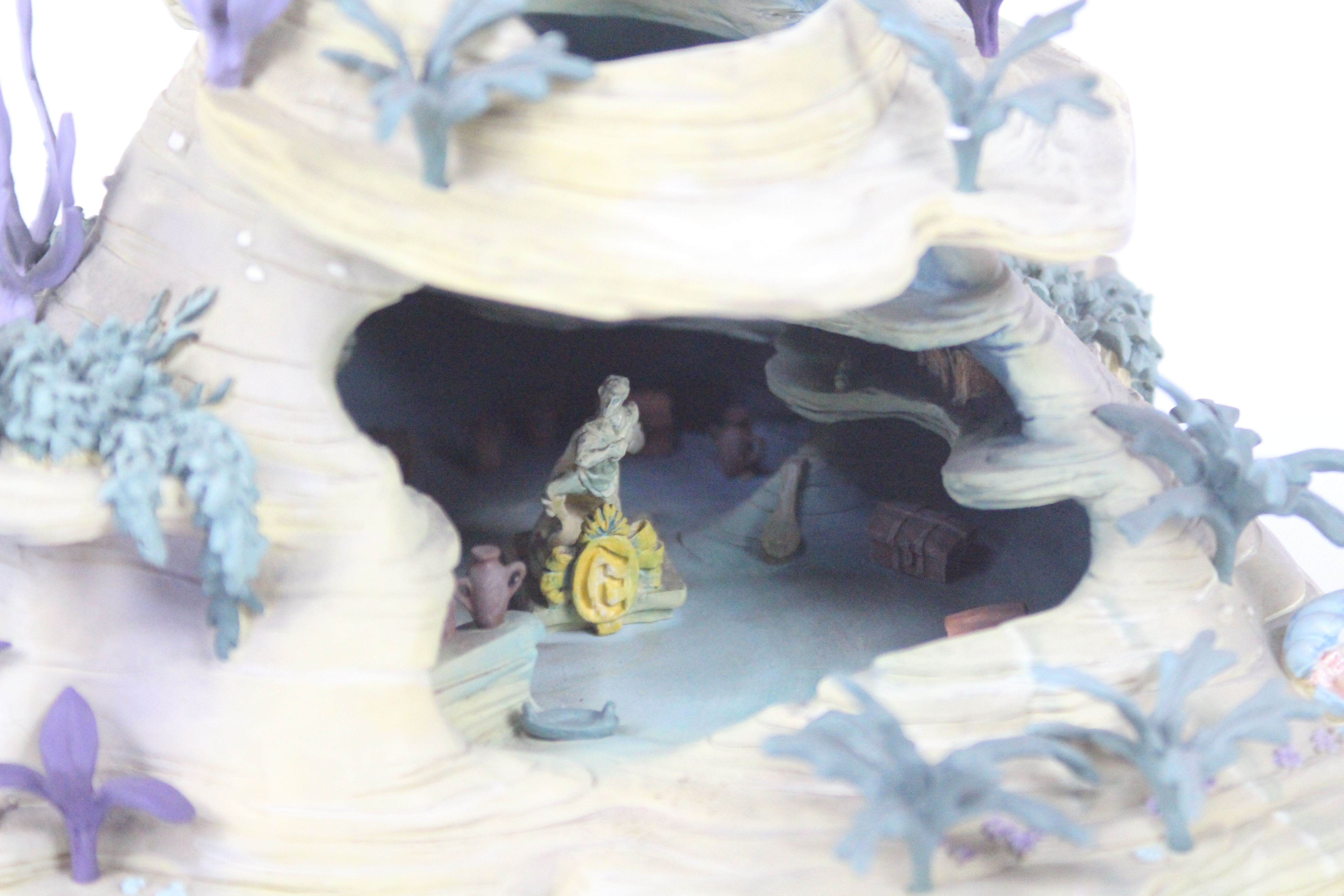 Walt Disney - A boxed Classics Collection model from the Enchanted Places series depicting Ariel's - Image 3 of 5