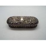 An Edwardian silver table snuff box with repousse decoration, Chester assay 1903, approximately 88.