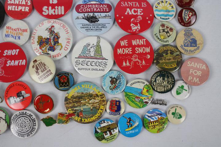 A collection of vintage pin badges, pred - Image 2 of 7