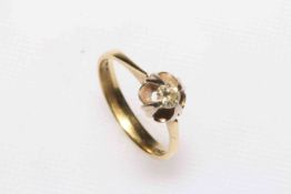 18ct yellow gold brilliant cut solitaire diamond ring, size N.