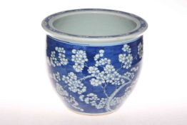 Large Chinese blue and white jardiniere with a blossom pattern, 25cm high.