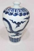 Large Chinese blue and white dragon vase, 39cm.