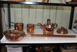 Collection of copper including kettle, pans and water bottle (5).